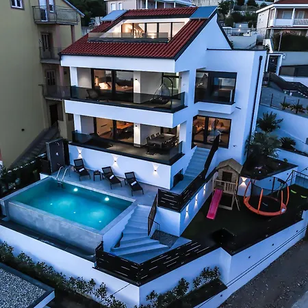 Vista * 茨里克韦尼察