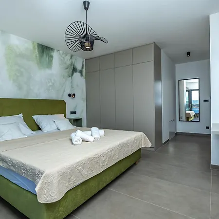 Vista Villa *